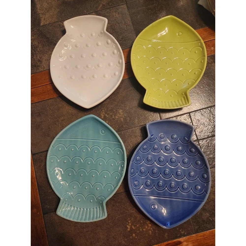 Crate And Barrel Fish 8.5